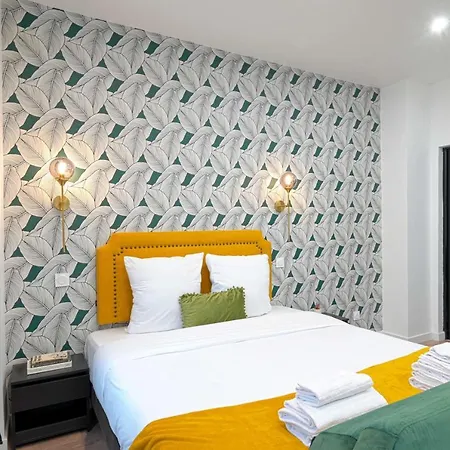 Modern Studio For 3 Parijs