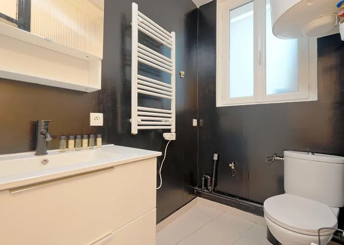 Modern Studio For 3 Lejlighed *